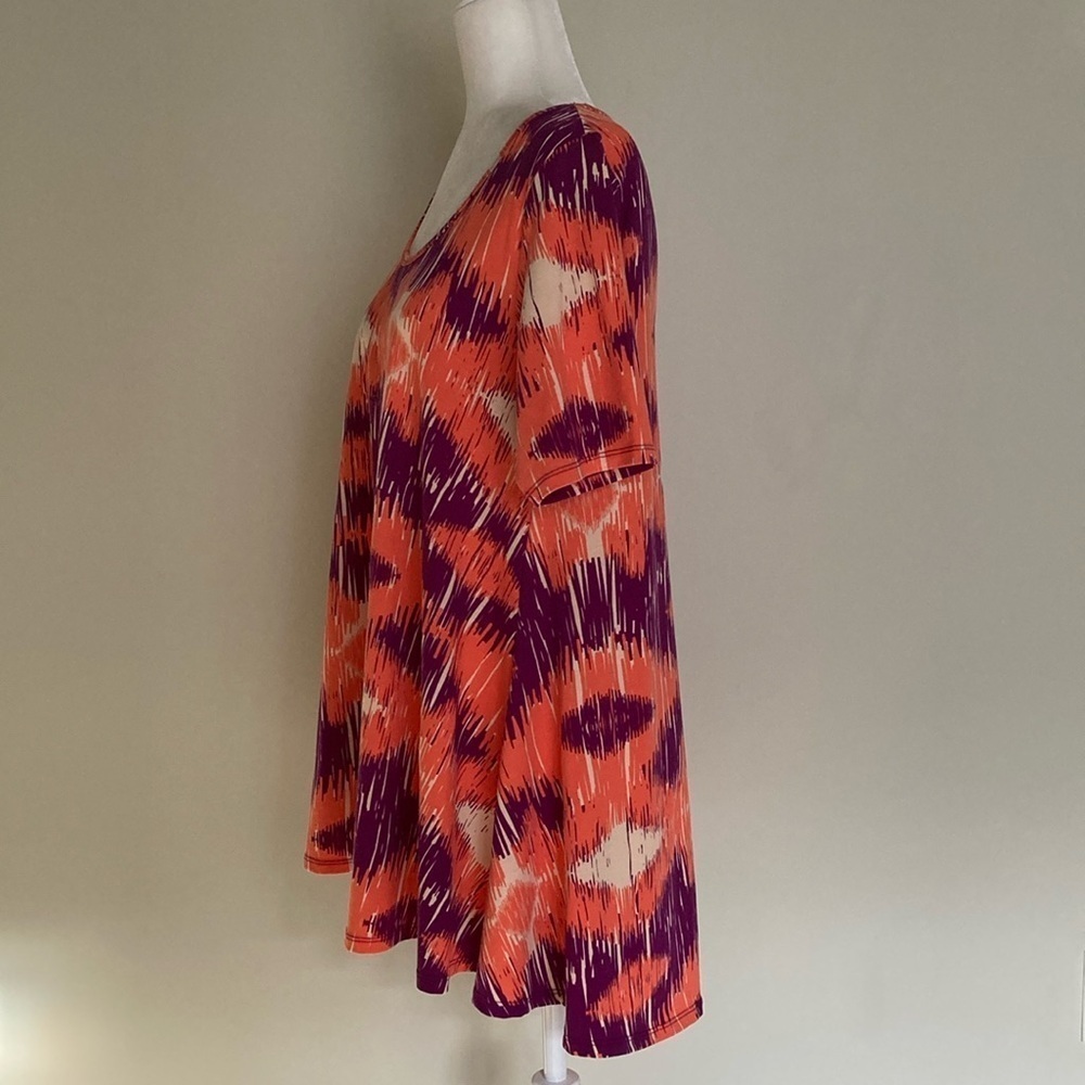 Lularoe Perfect Tee - Picture 3 of 12
